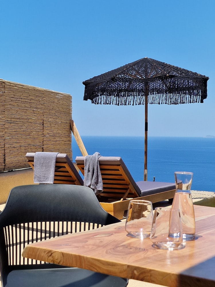 AGADA Folegandros