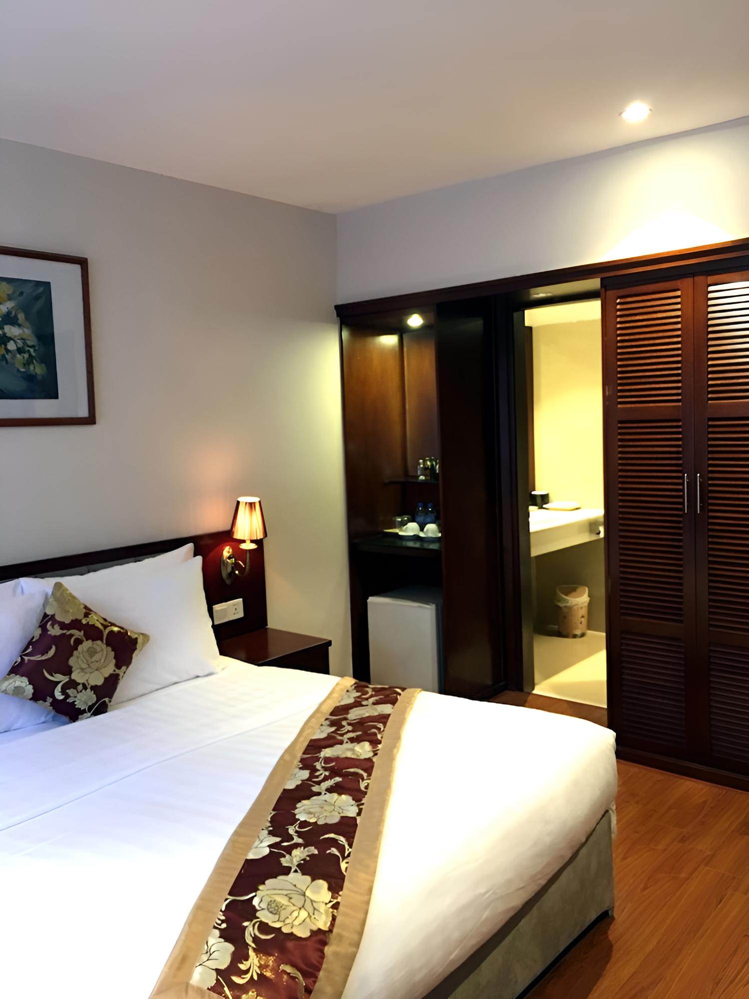 Mon Regency Hotel
