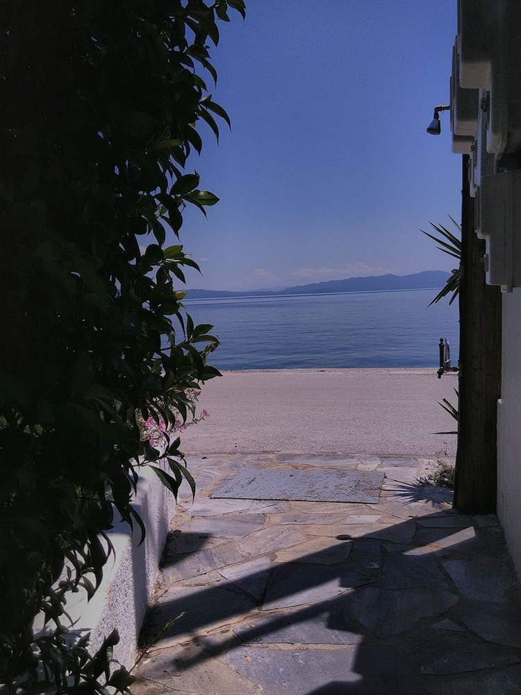 Orsiida Seaside Cottage K Gatzea