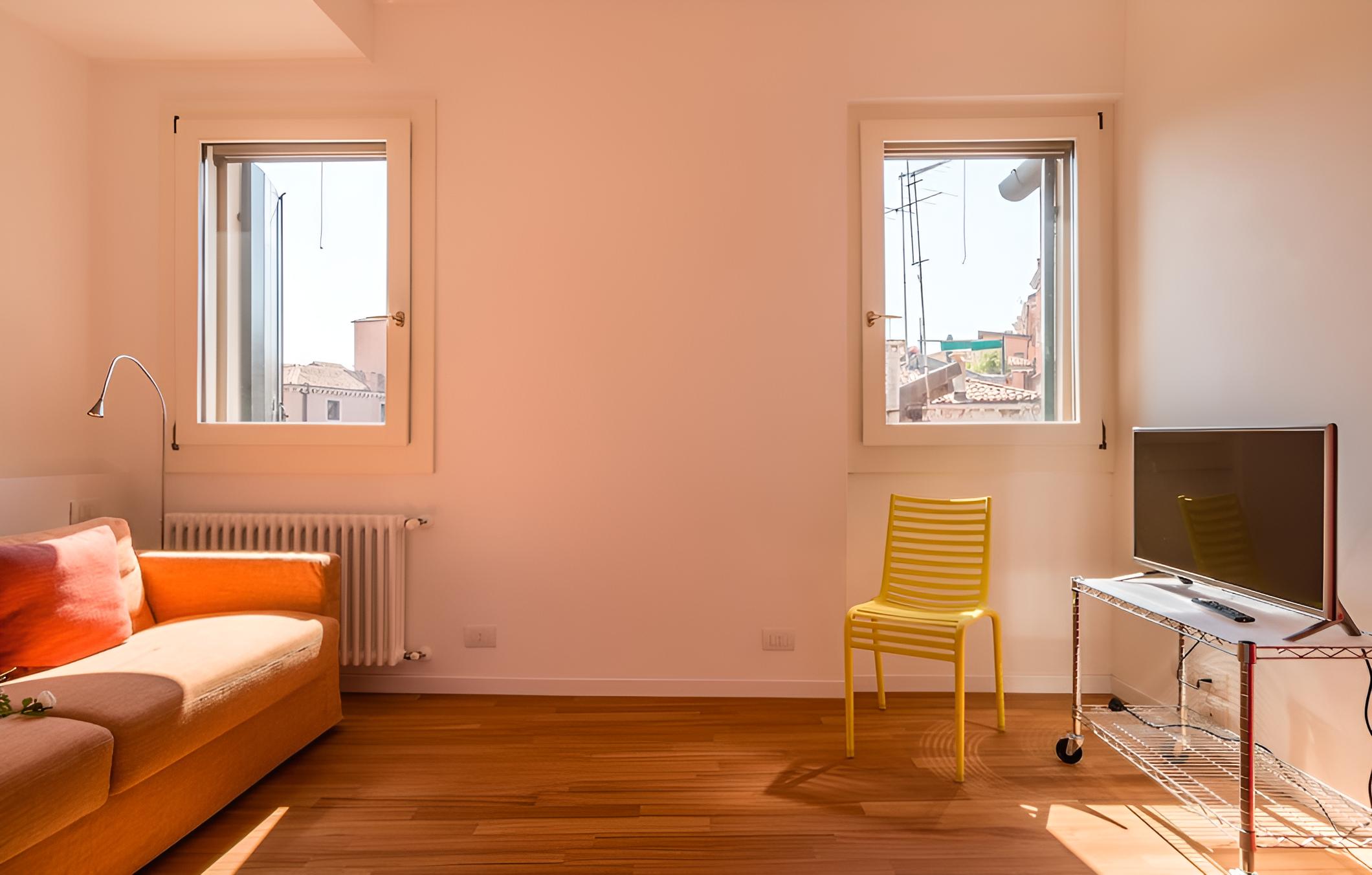 20 Windows on Venice