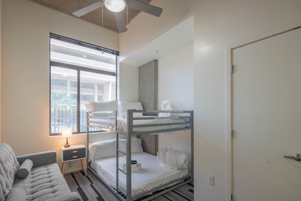 ROVE LIVING/KL - Roosevelt Point