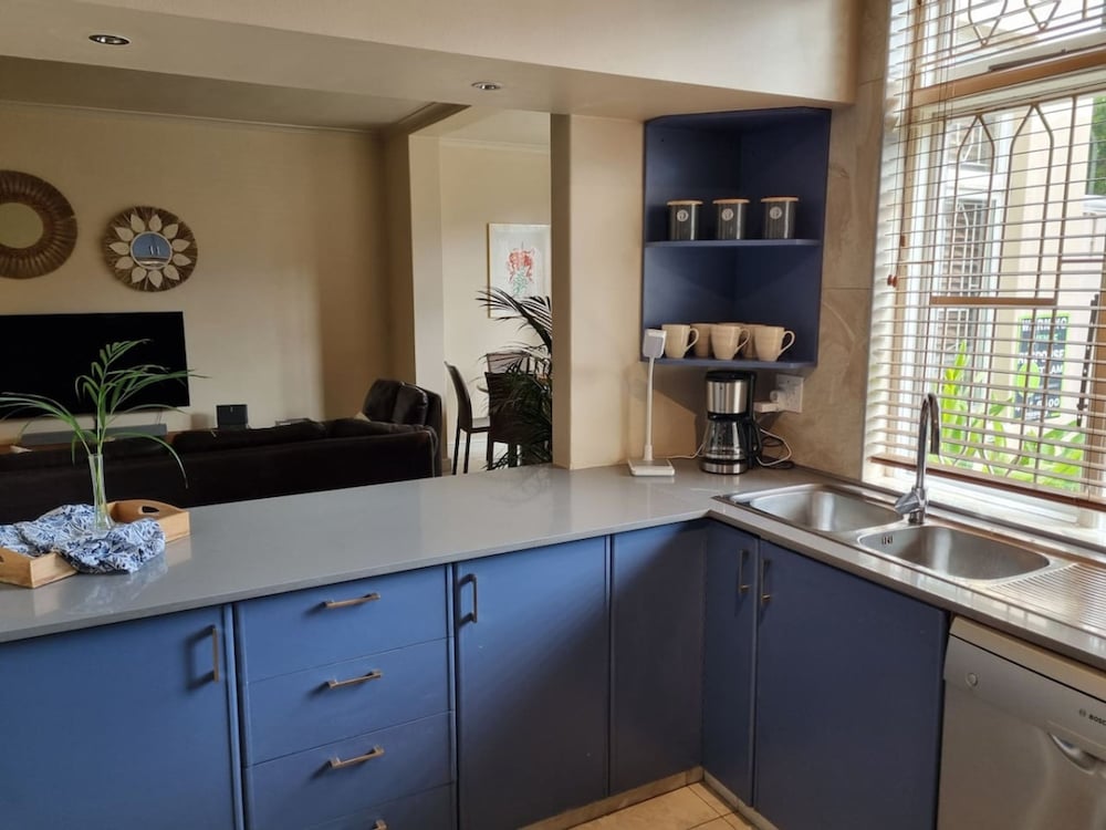 Luxurious Sea Point Apartment