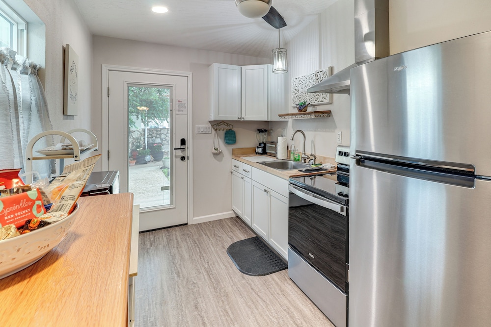 Walk to Enmu: Cozy Casita w/ Pet-friendly Yard