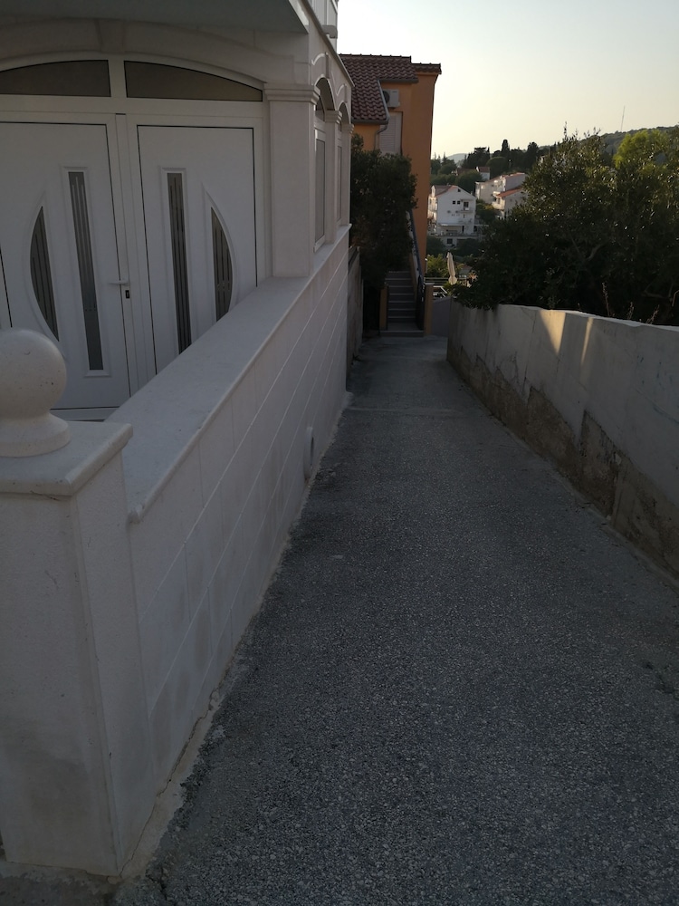 Photo 48