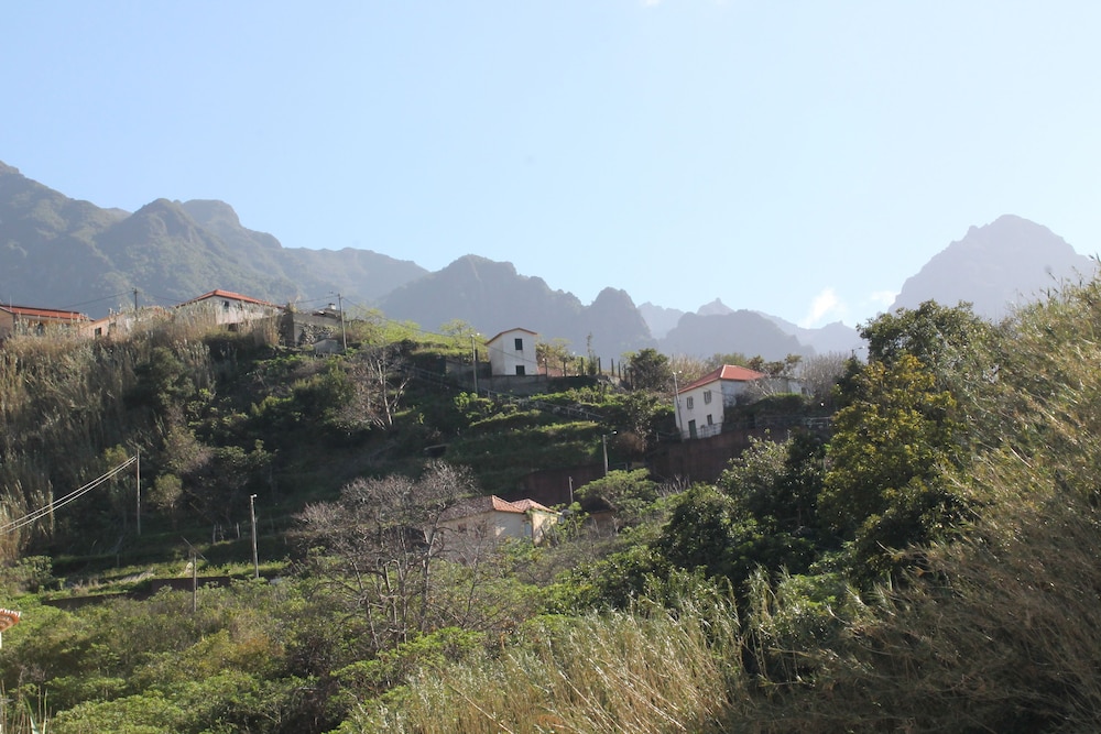 Dinis Country Apartment by Our Madeira