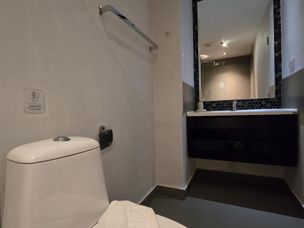 1 BR Condo in good location NV402