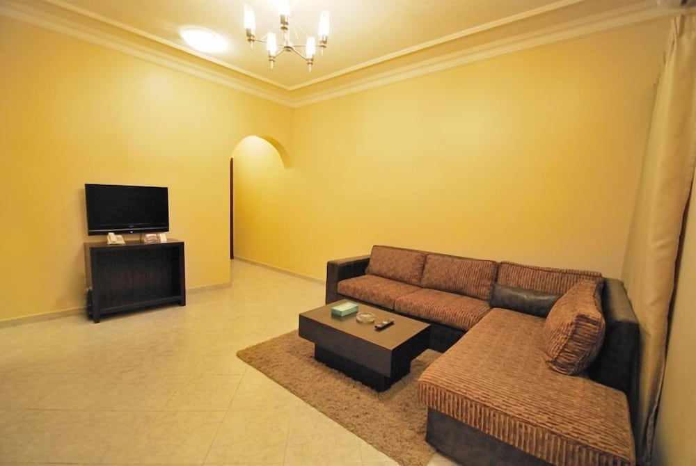 Peninsula Suites