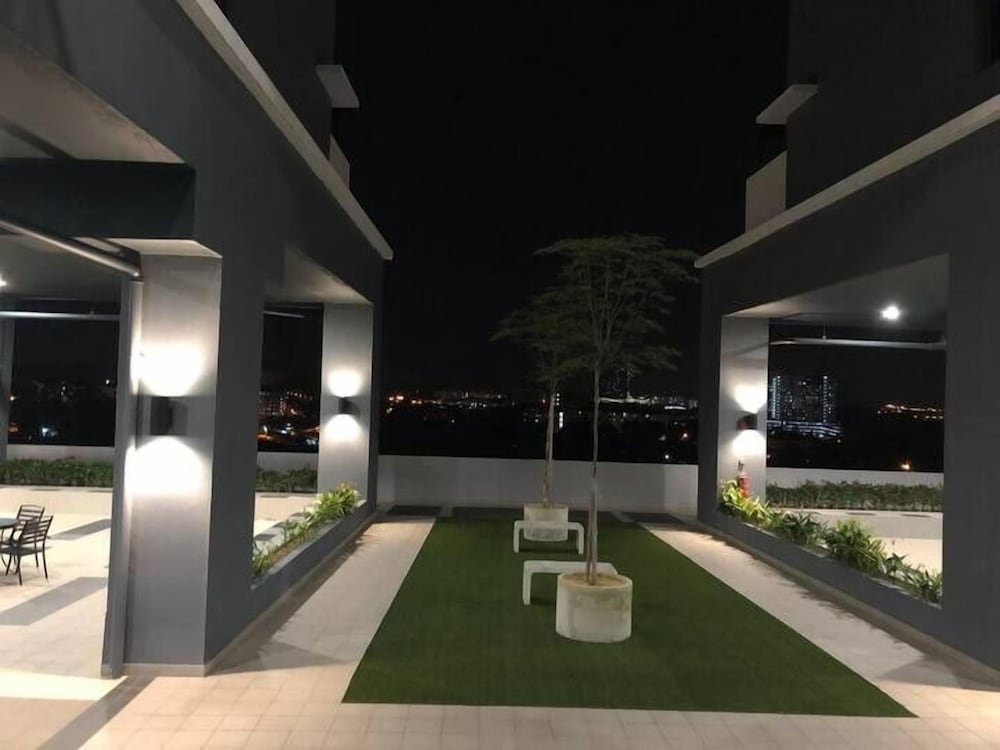 Vista Bangi Serviced Apartments by The River