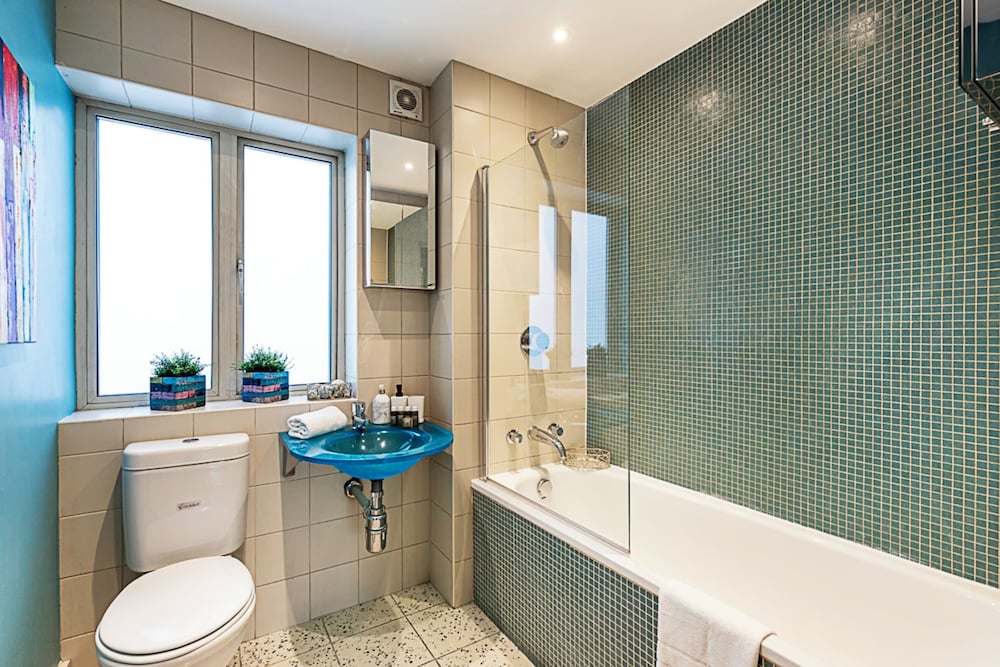 Beautiful Two Bedroom Abode Near Baker Street