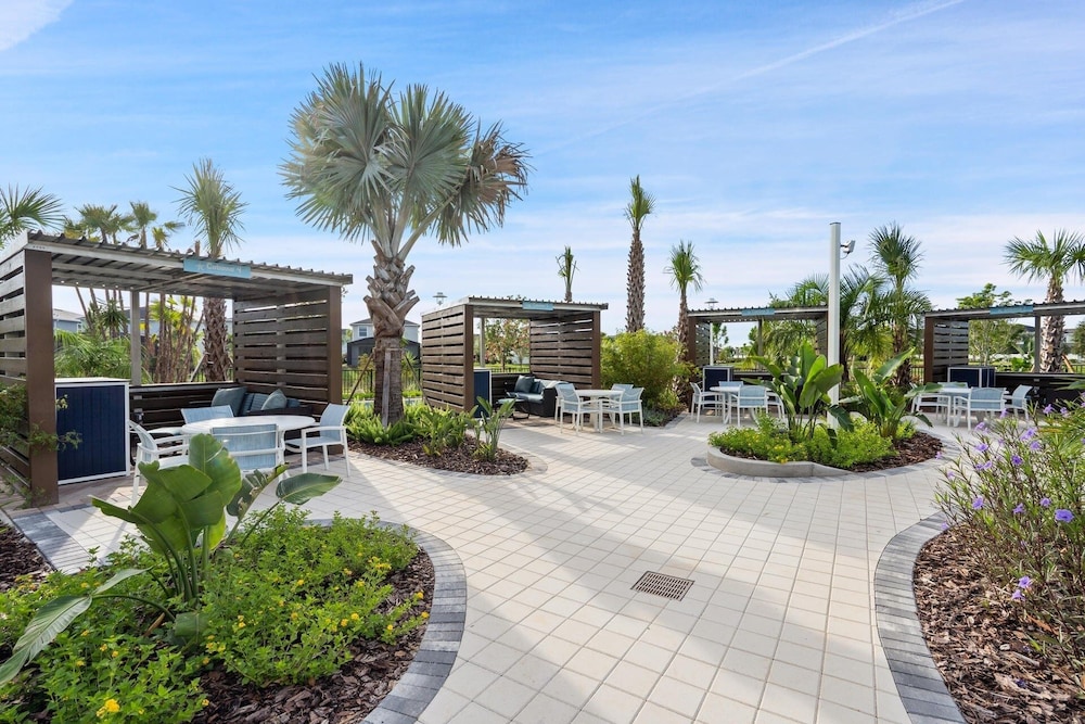 Windsor Cay Resort 5 Bedroom Townhome with Pool 5 Townhouse