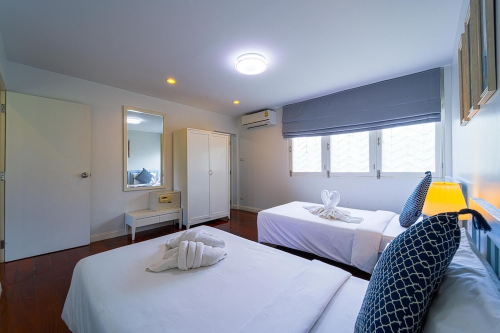Oceanfront 6 Bedroom Twin Villas OV6