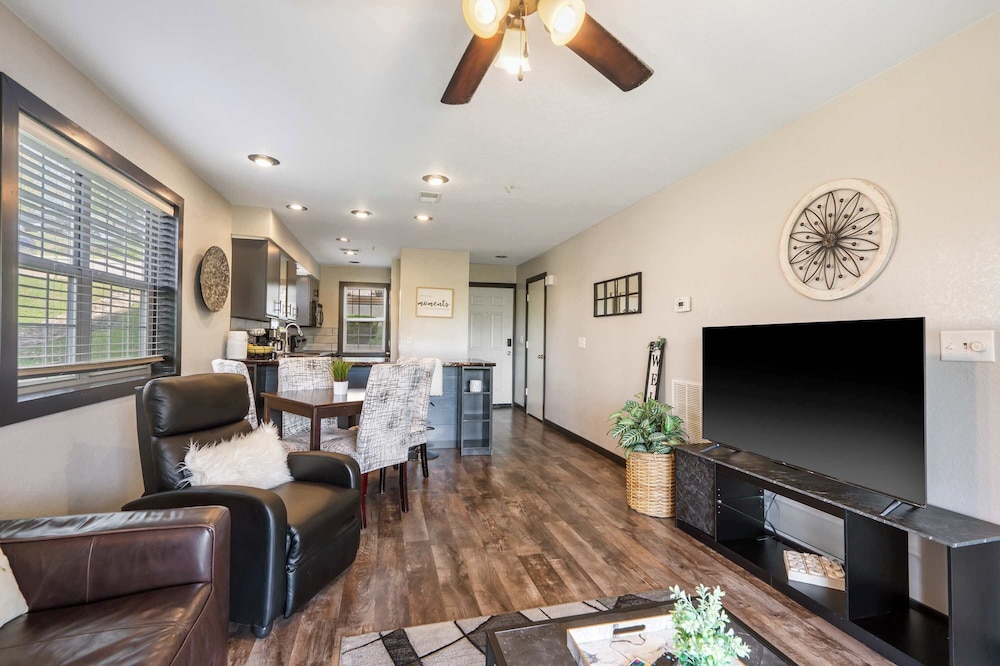 Peaceful Resort Condo Holiday Home for 6