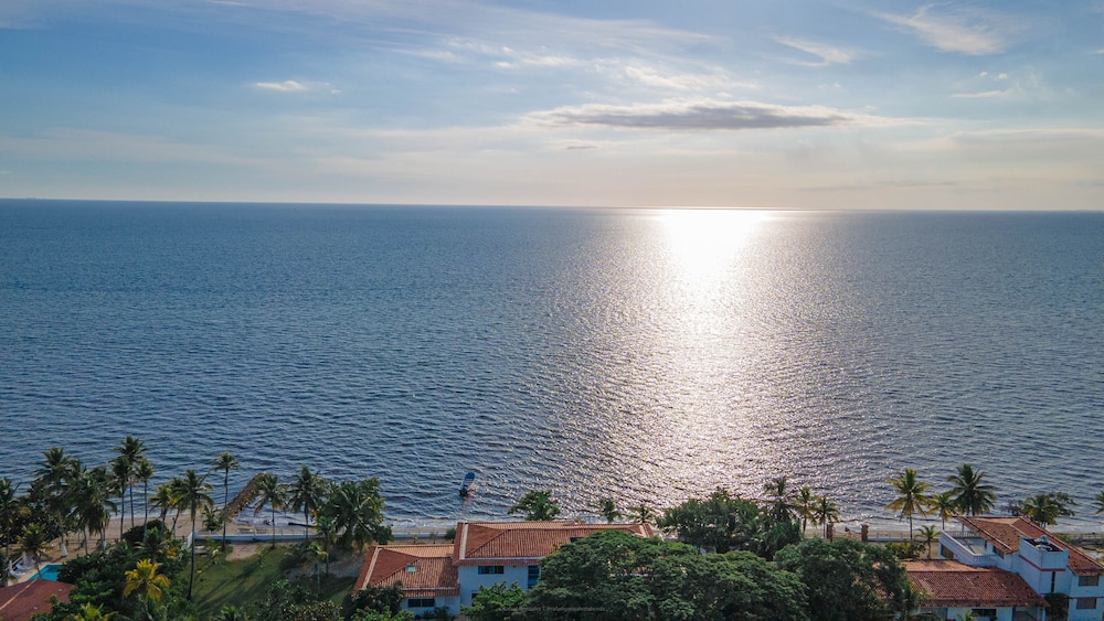 Villa El Francés 4BD WPool & Beach Front