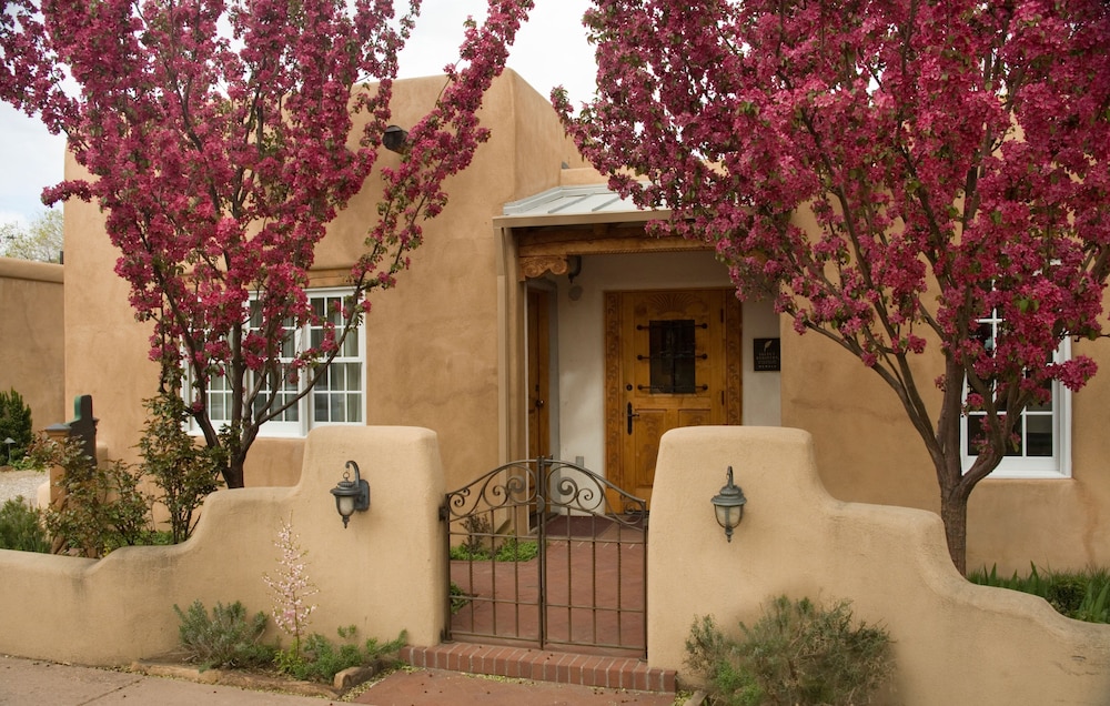 El Farolito Bed & Breakfast Inn