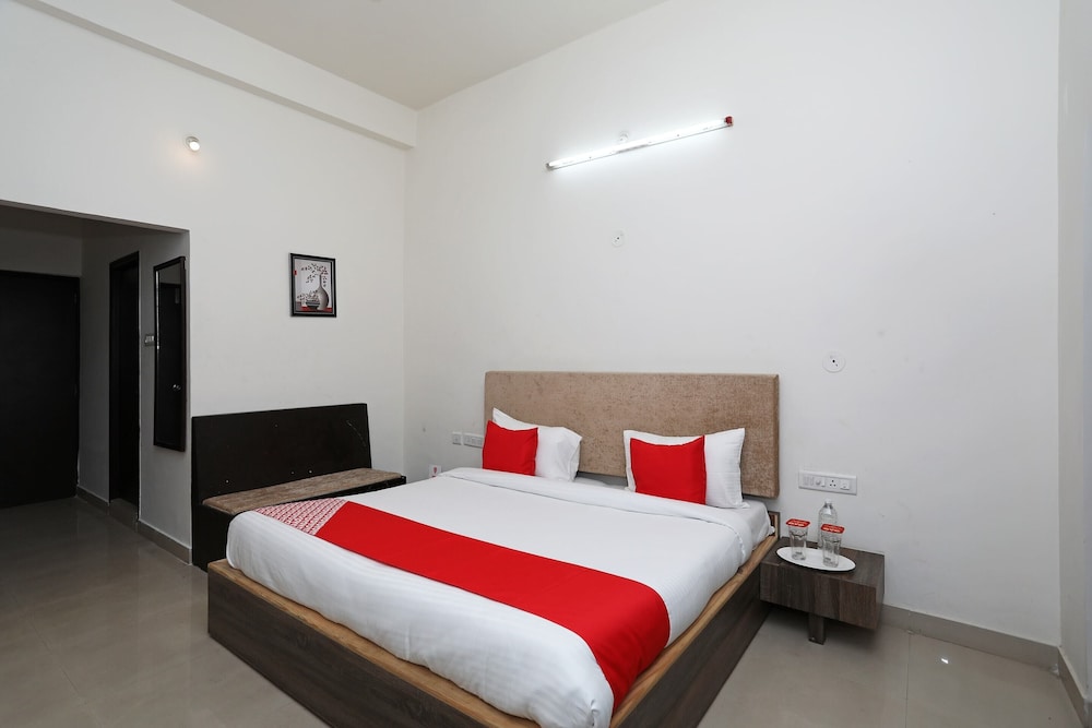 OYO 10967 Dhola Maru Resort