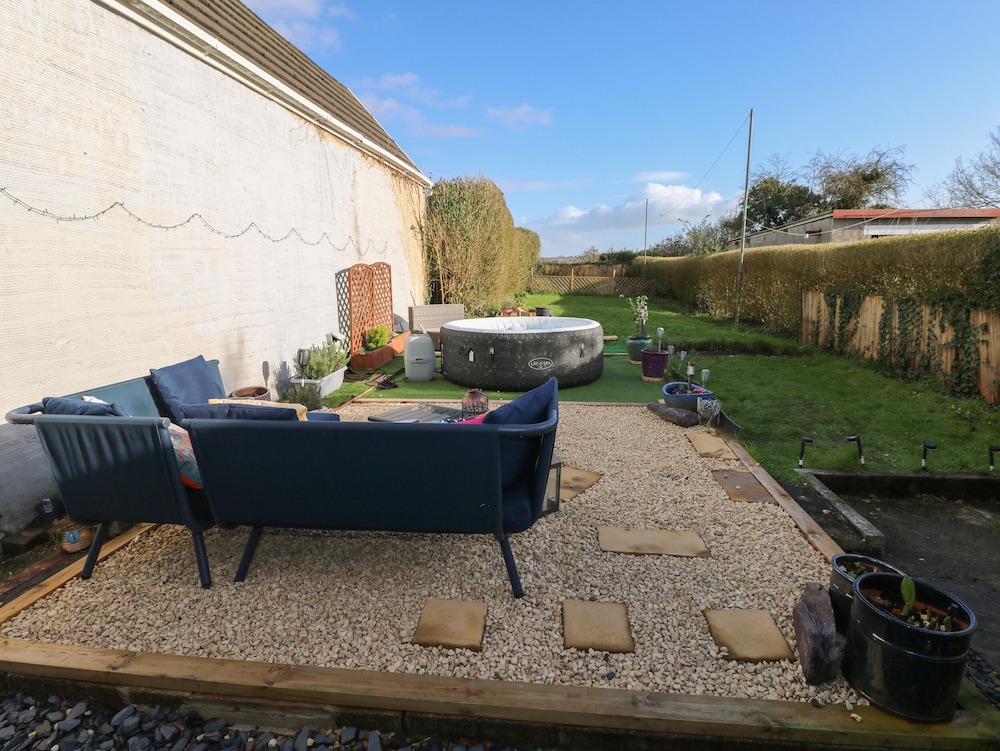 5 Pontardulais Road