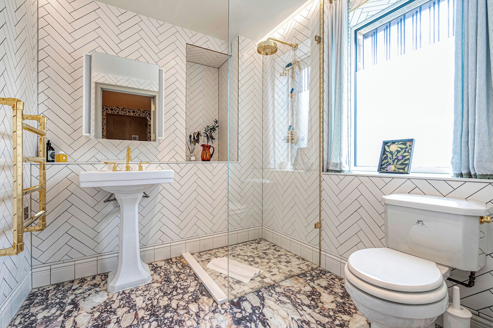 Luxury flats near Big Ben and London Eye