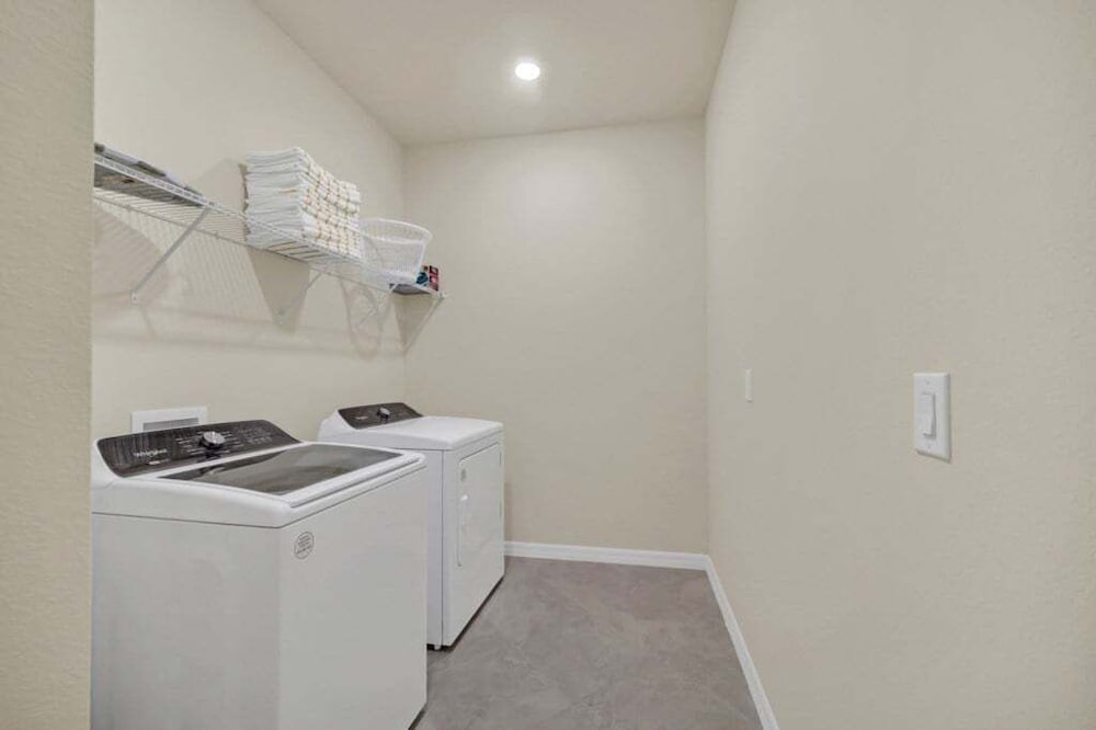 Everyone's Family Fun Home, Slides In Kids Rooms 10 Bedroom Villa