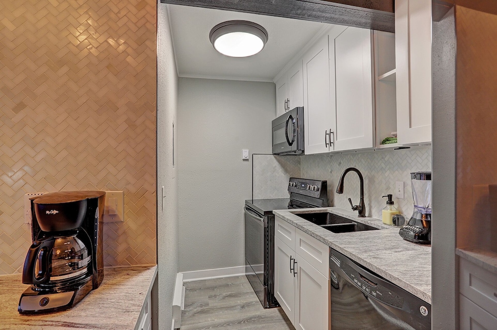 Knotty Pine Lodge 4 Bedroom Townhouse by RedAwning view 2