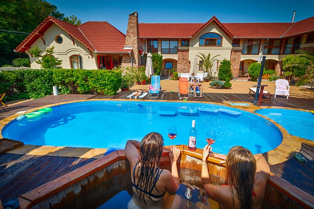 Erdei Guesthouse