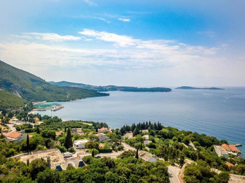 Villa Bouganvillea - sea View & Garden - A4 Premium