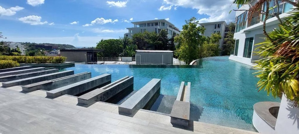2BR Apartment Pool Gym 1km to Karon Beach