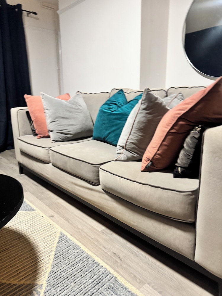 Corporate 3bedroom home with parking