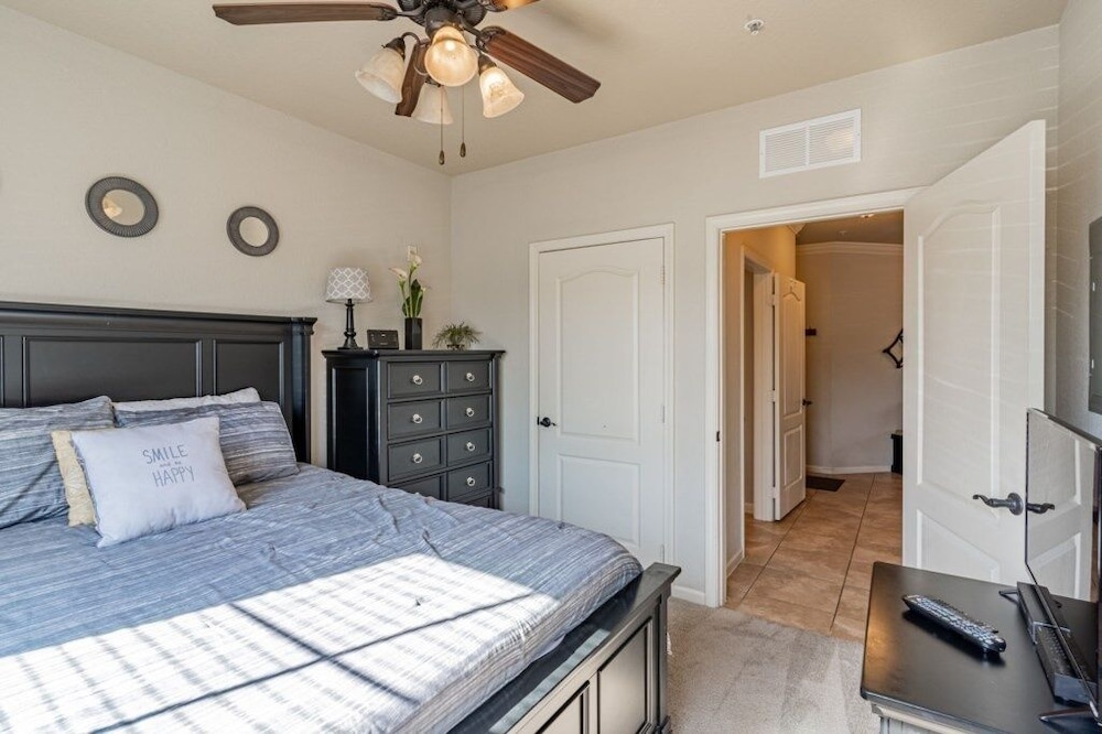 Fl Special!! Beautiful Bella Piazza 3 Bedroom Condo by RedAwning