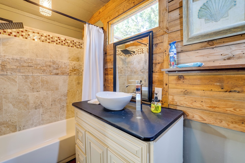 Pet-friendly Grand Lake Studio w/ Outdoor Space