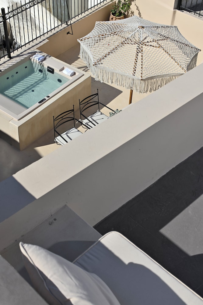 OIA Unique Homes by K&K