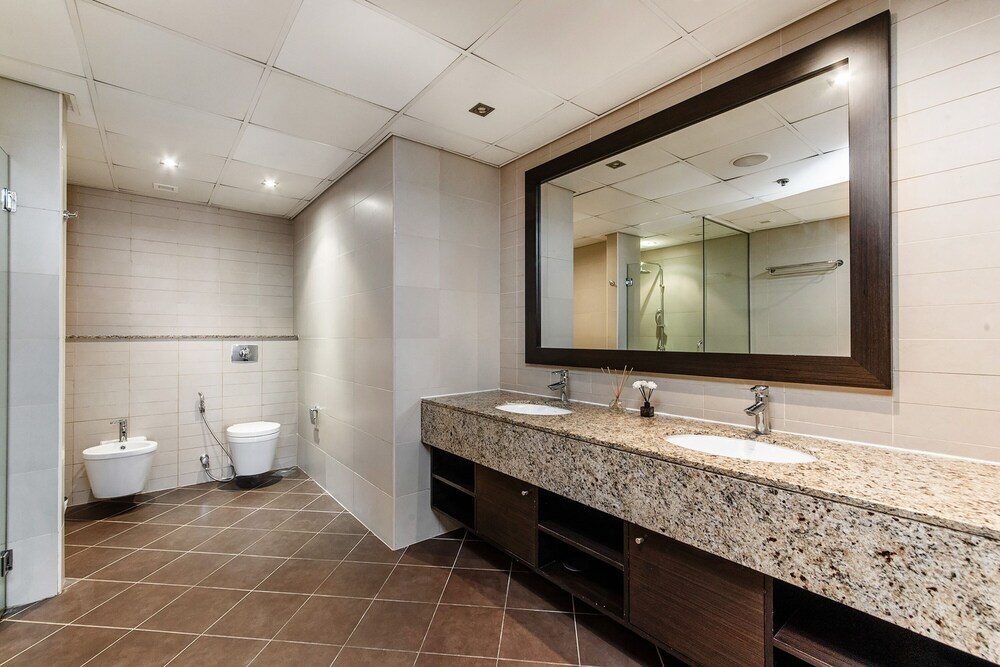 Exotic Apartments at Royal Amwaj