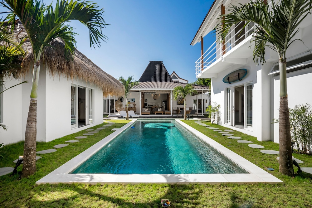 Villa Makena by Alfred in Bali - Stunning Tropical 6BD Villa Near the Beach