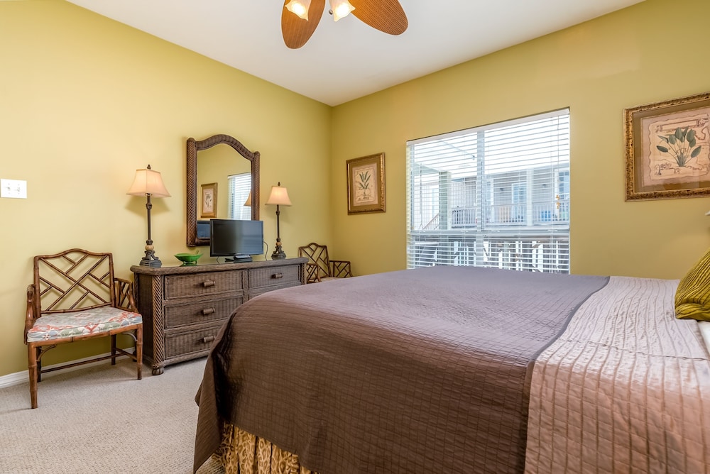 Beach Break - Pet Friendly! Relax With Friends, Family, And Mans Best Friend! 4 Bedroom Home by RedAwning view 4