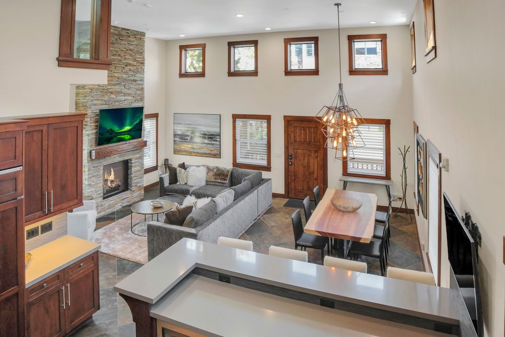 The Peak At Town Lift 3 Bedroom Home