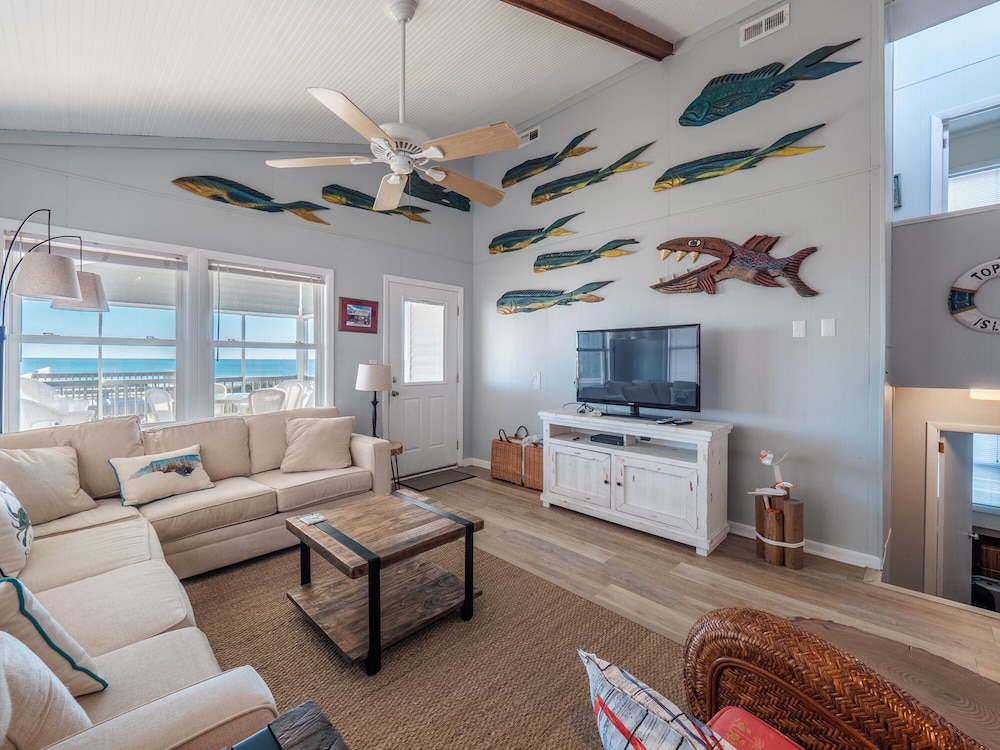 Blue Crab by Topsail Realty