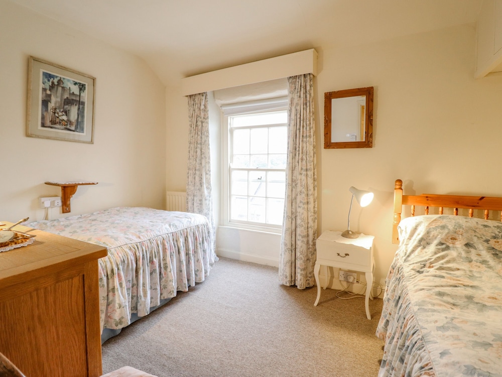 Pump Cottage, 8 Glyn Terrace