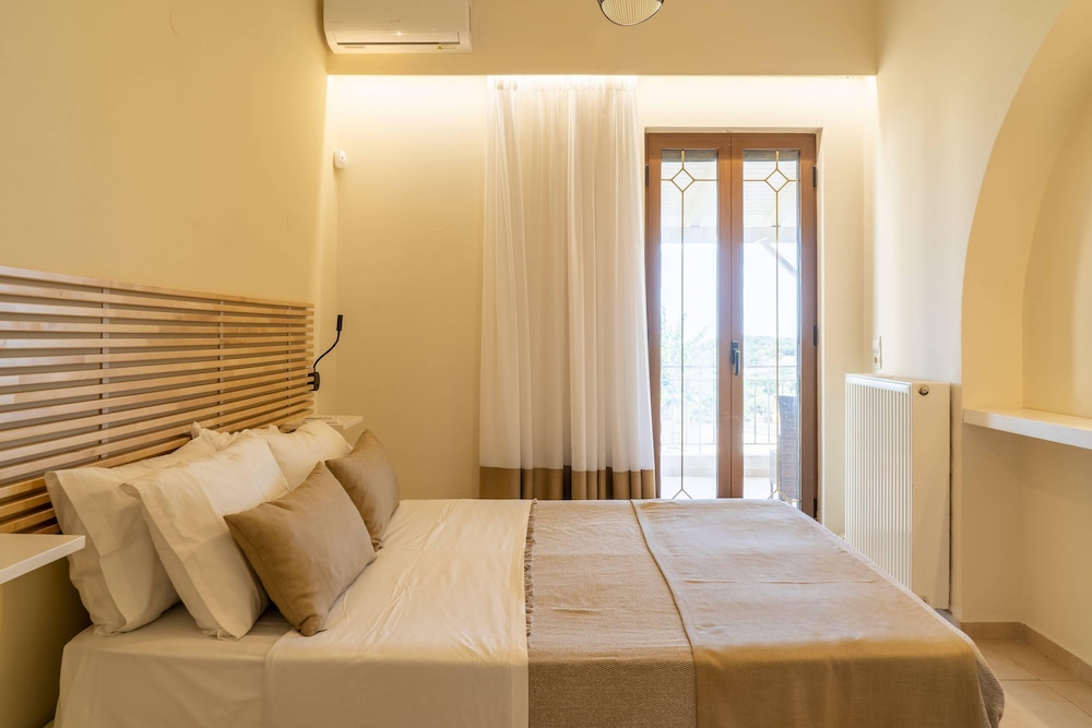 Villa Dimitra With Swimming Pool