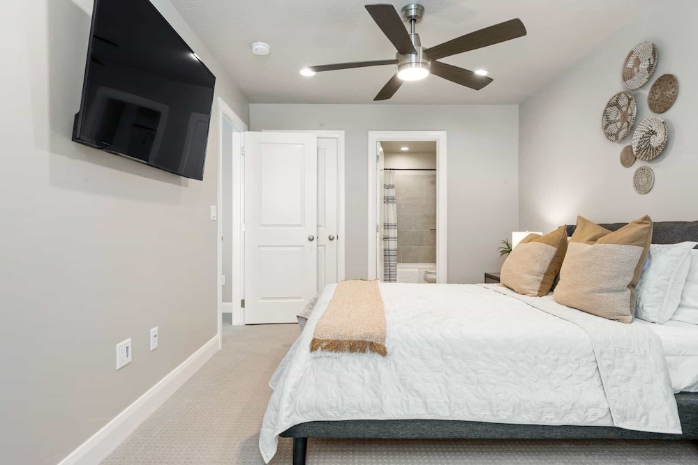 Escondido Escape by RedAwning view 2