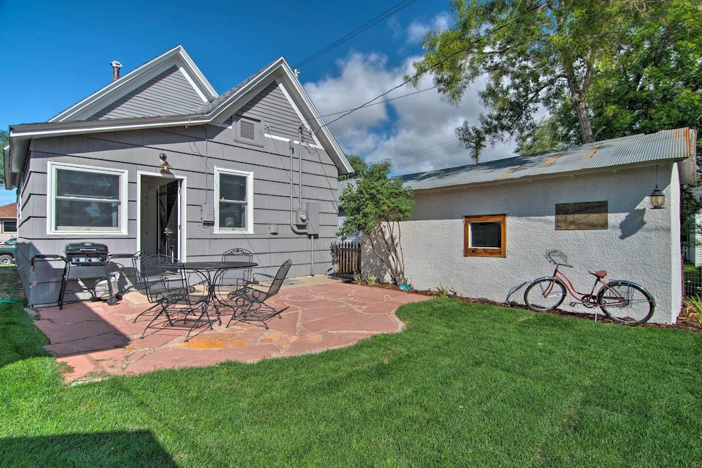 Walk to University: Dtown Laramie Home! view 5
