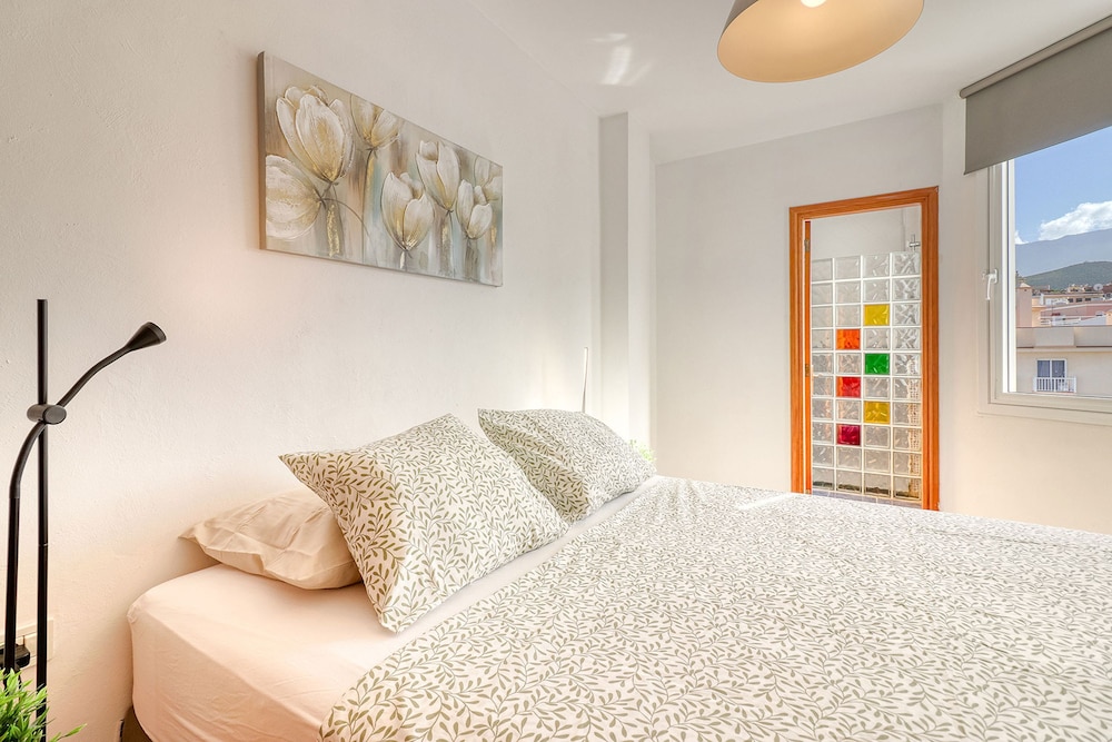 Retreat w Ocean Views Private Parking Ensuite