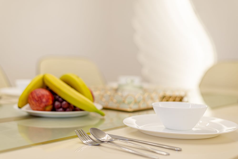 Marco Polo - Deluxe Waterfront Roomy Apt, Perfect for Groups