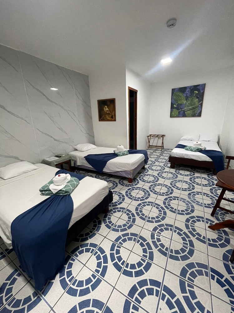 GARDNER HOSTAL