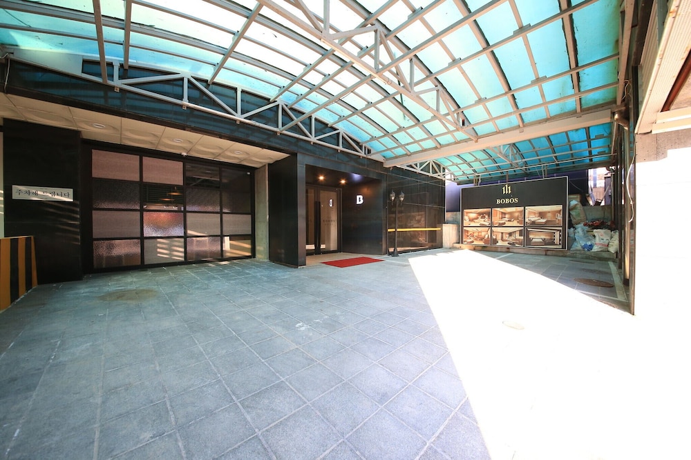 Suwon City Hall Station Bobos