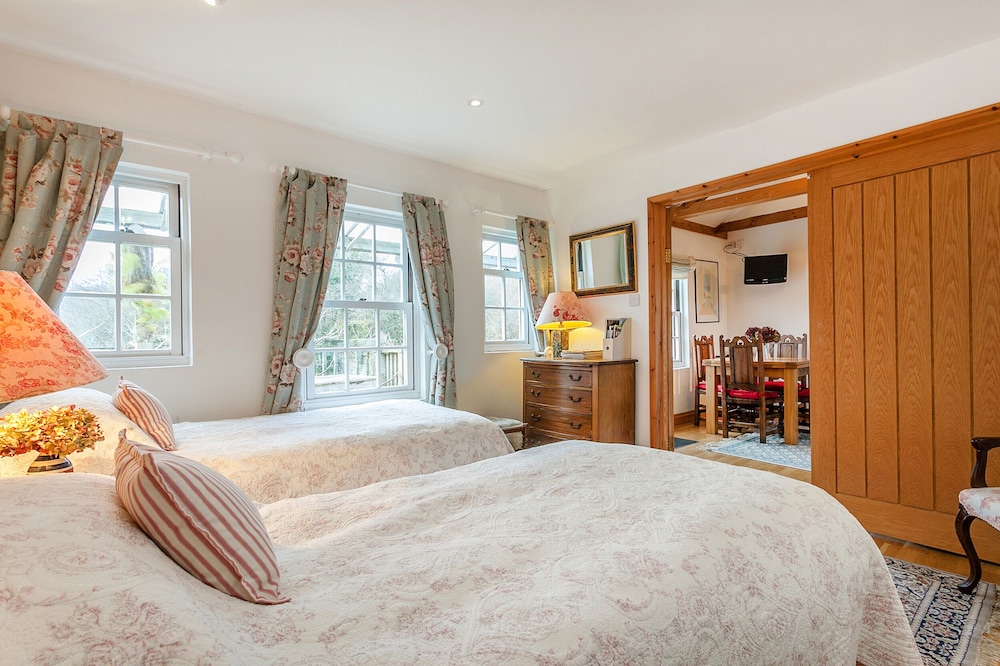 Wisteria Suite