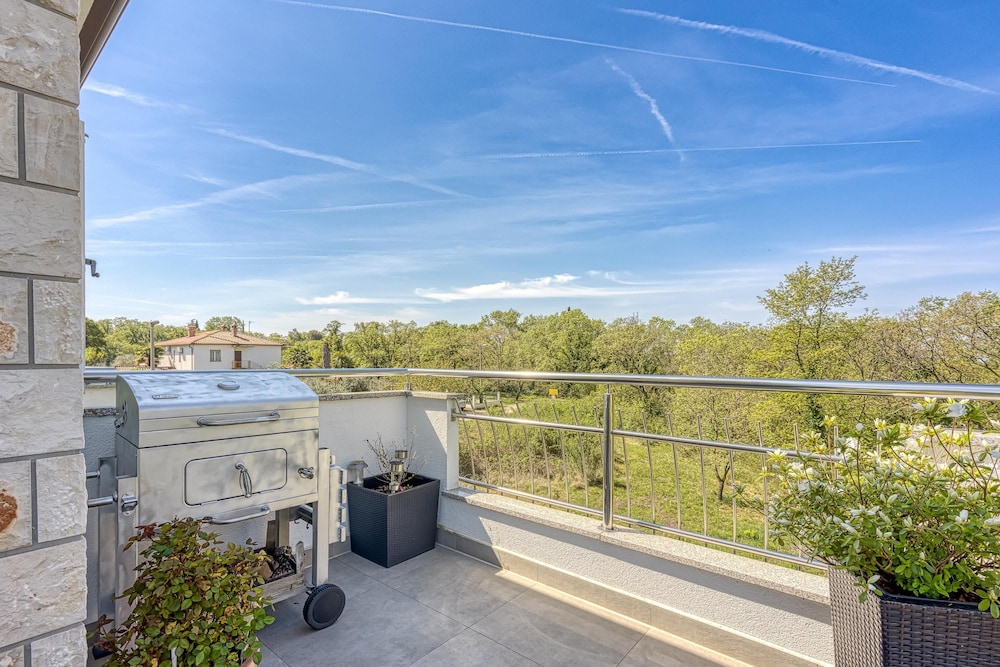 App Mariella 150m From the sea