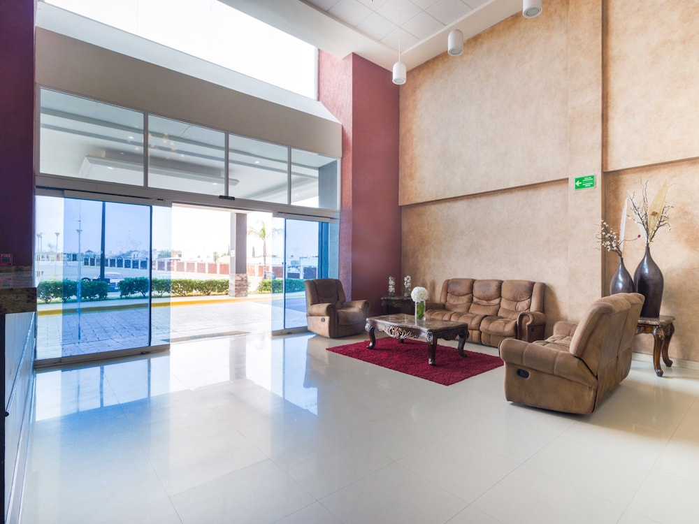 Eagle Pass Vacations - Los Herederos Hotel Piedras Negras - Property Image 2