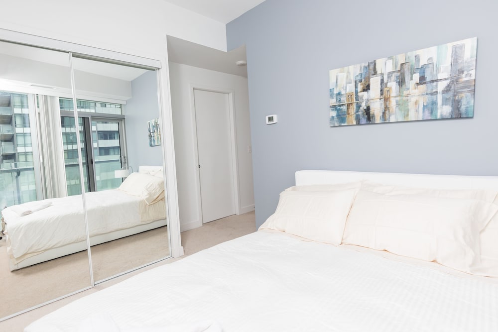 Applewood Suites - 3 Bed Waterfront Area - Image 2