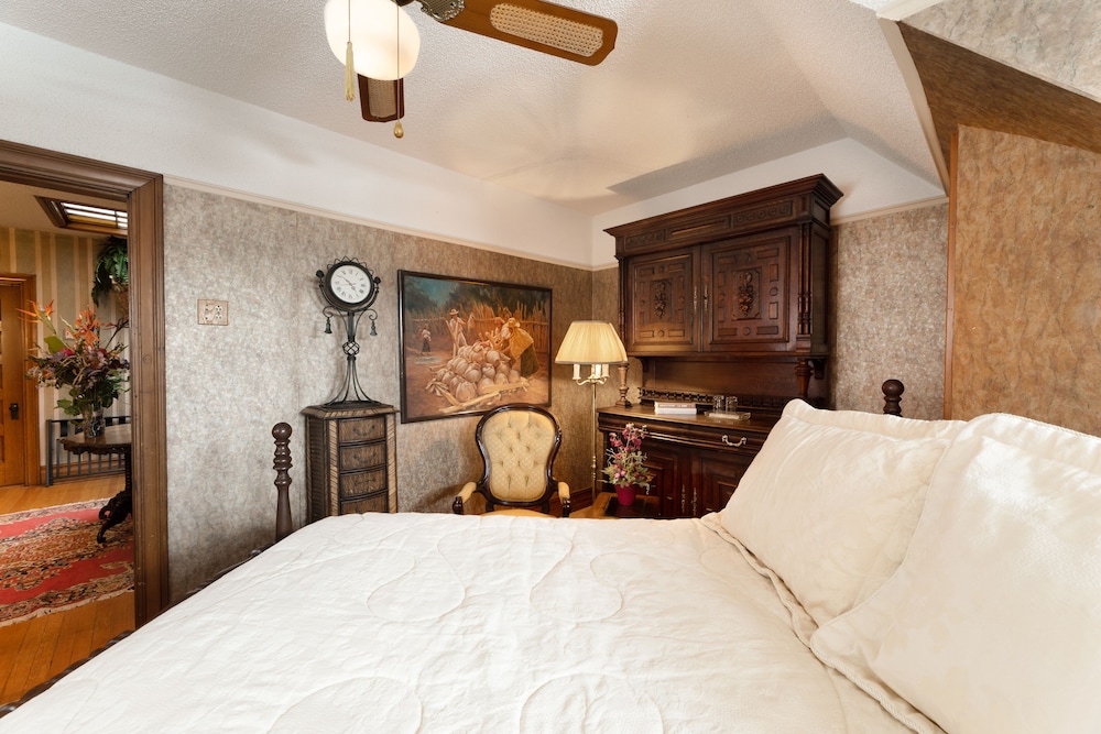 The Dempsey Manor Bed & Breakfast Inn