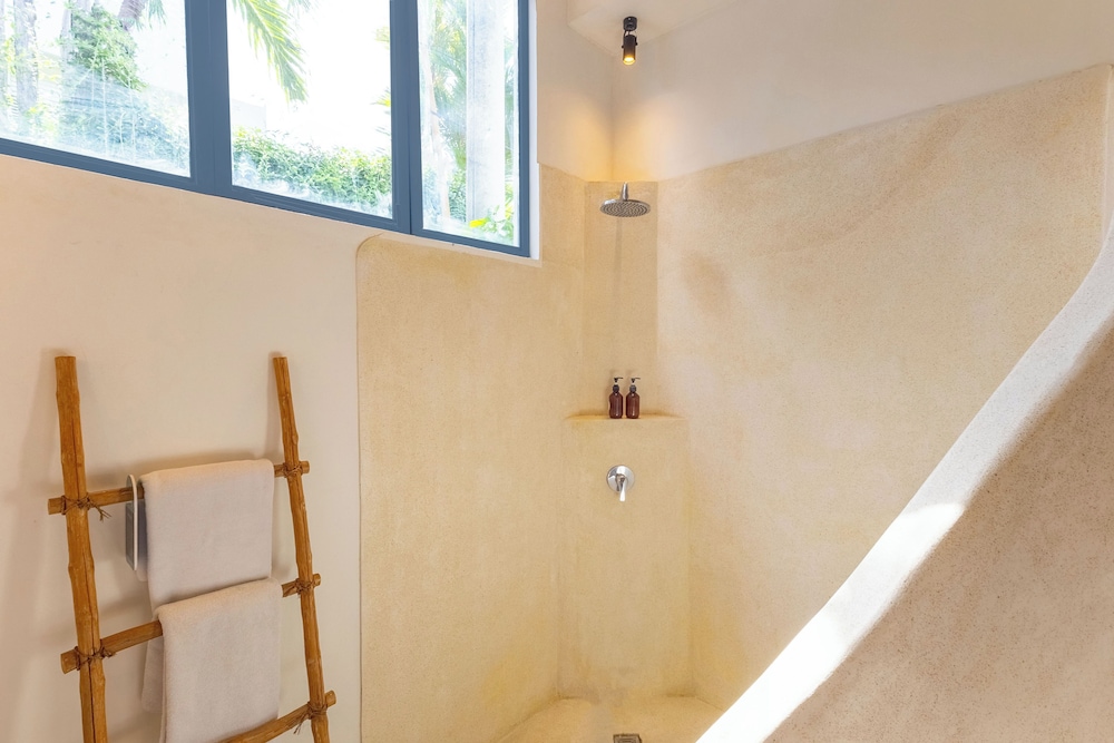 Santorini Suites