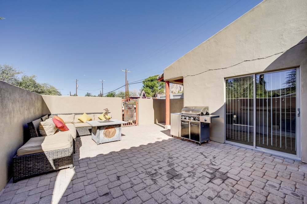 Thunder Mtn Views: Walkable Home in West Sedona!